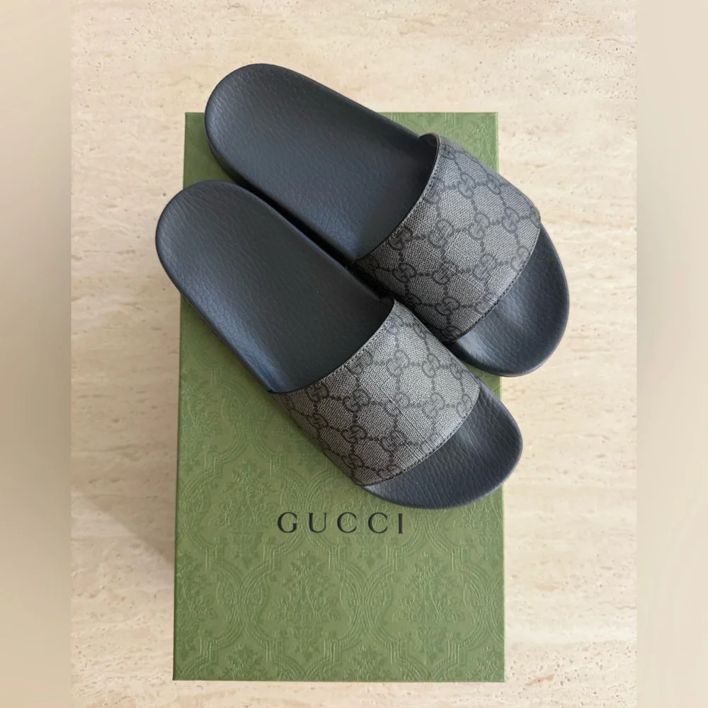NWB GUCCI GG Supreme Slide (Men) Grey/Black Designer Sz: 7